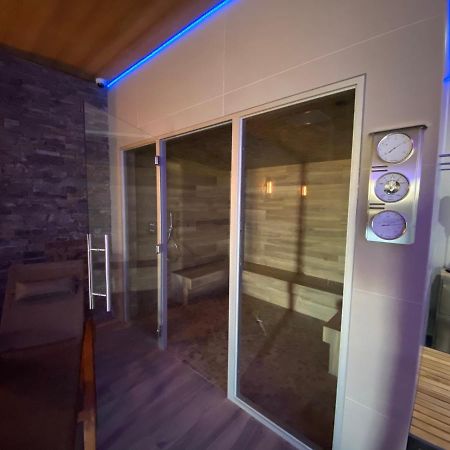 World Hotel Saint-Vulbas Εξωτερικό φωτογραφία