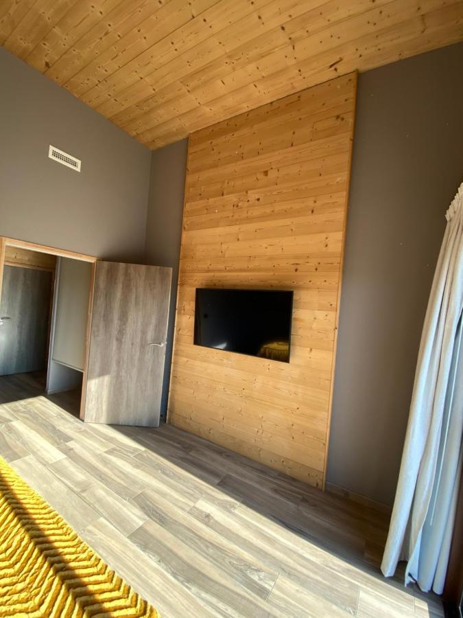 World Hotel Saint-Vulbas Εξωτερικό φωτογραφία