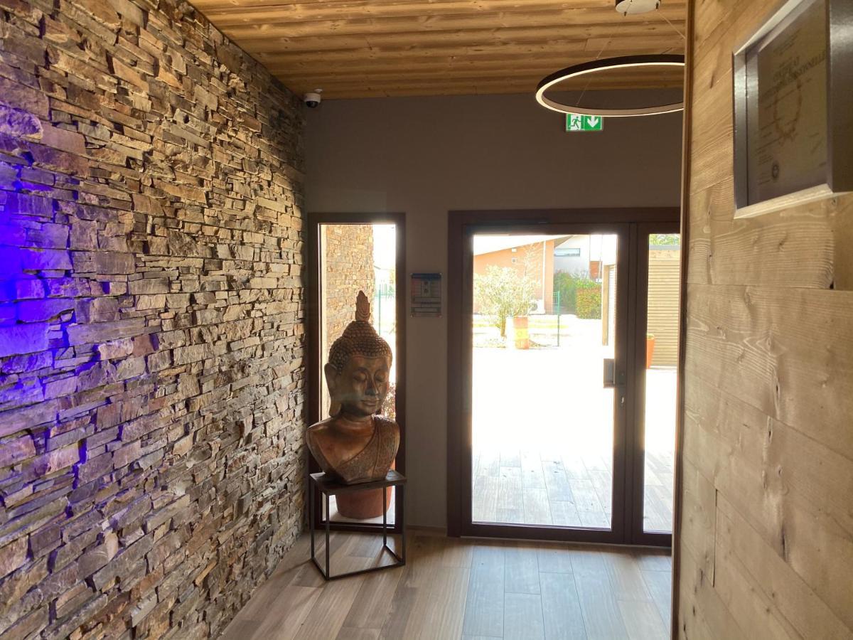 World Hotel Saint-Vulbas Εξωτερικό φωτογραφία