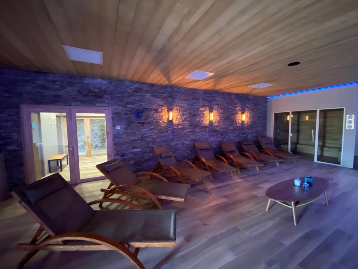 World Hotel Saint-Vulbas Εξωτερικό φωτογραφία